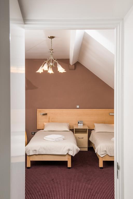 Hotel Rewley House Of 4*